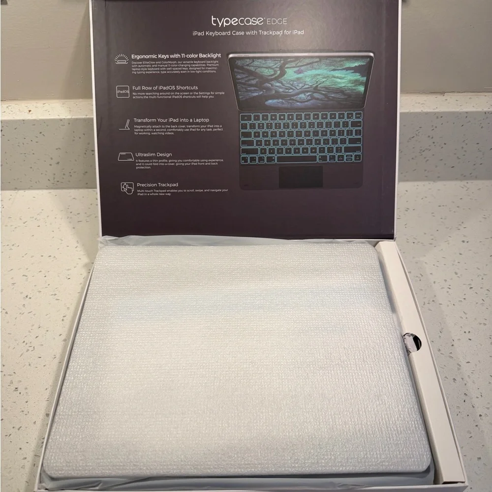 typecase EDGE iPad keyboard case w/ Trackpad - BRAND NEW